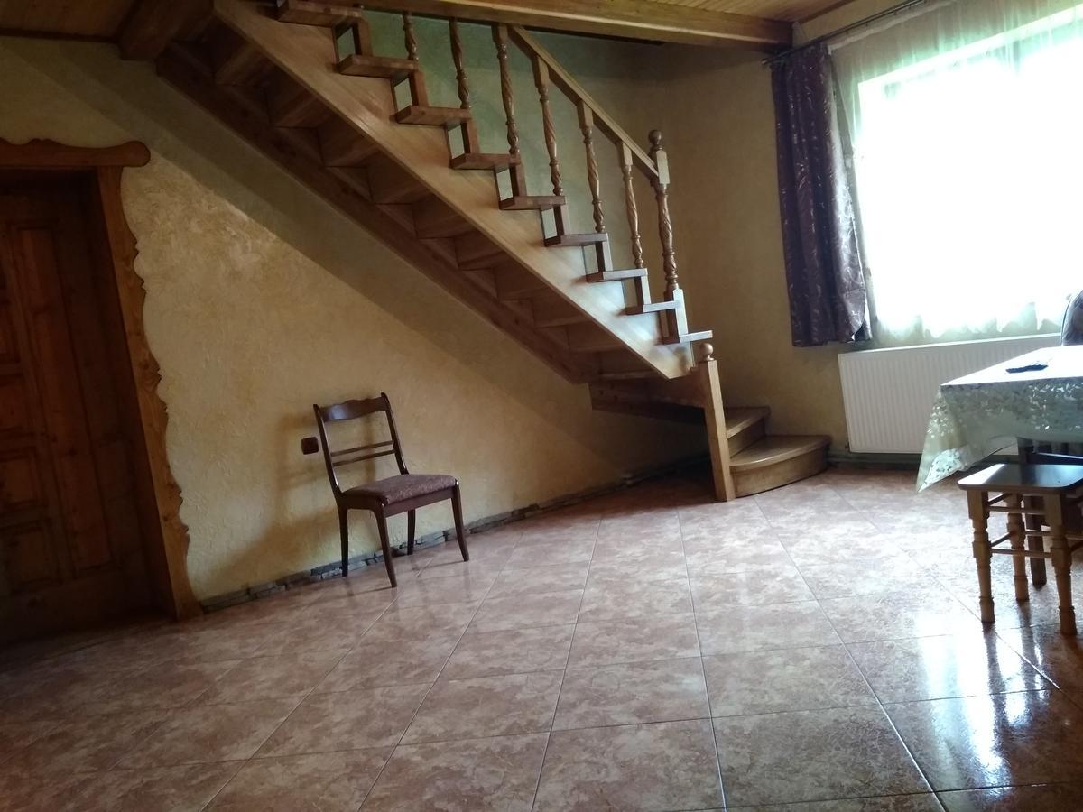 Затишок В Карпатах Villa Yaremche Ngoại thất bức ảnh